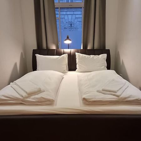 Sissi Royal Suite - Inner City 4 Bedroom Apartment Bécs Kültér fotó