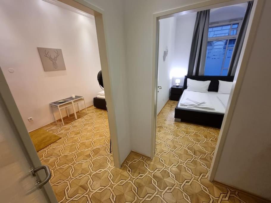 Sissi Royal Suite - Inner City 4 Bedroom Apartment Bécs Kültér fotó