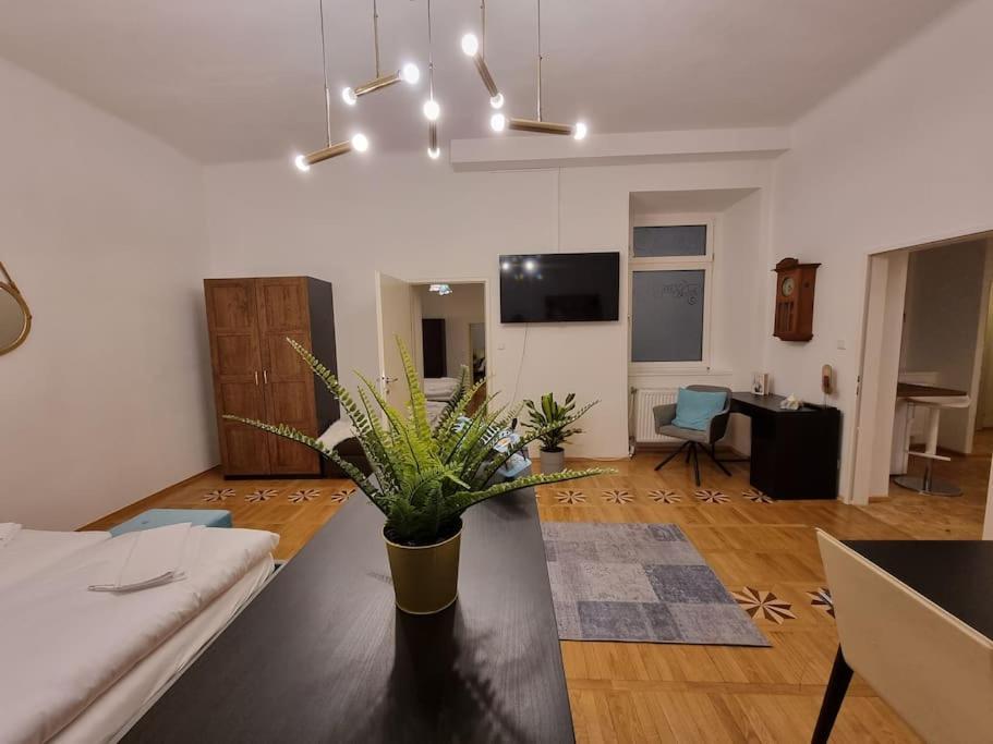 Sissi Royal Suite - Inner City 4 Bedroom Apartment Bécs Kültér fotó
