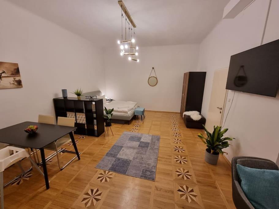 Sissi Royal Suite - Inner City 4 Bedroom Apartment Bécs Kültér fotó