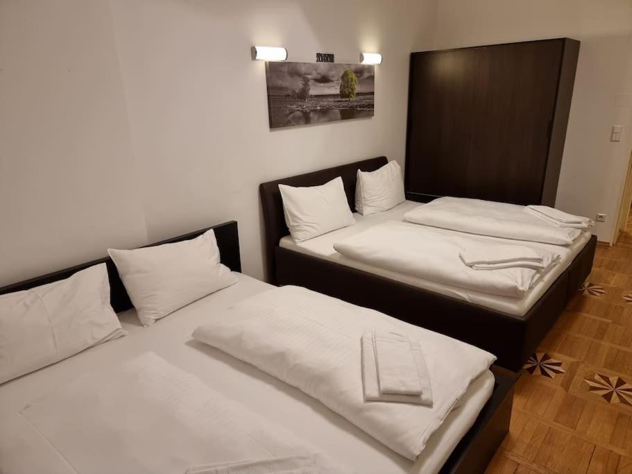 Sissi Royal Suite - Inner City 4 Bedroom Apartment Bécs Kültér fotó